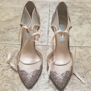 Betsey Johnson Bella Pump - Champagne Glitter